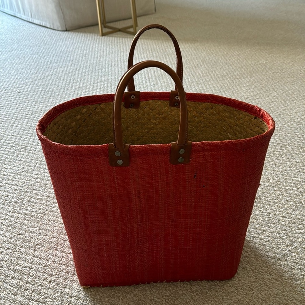 Straw beach summer tote bag
